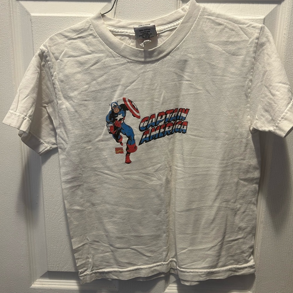 Vintage Captain America shirt